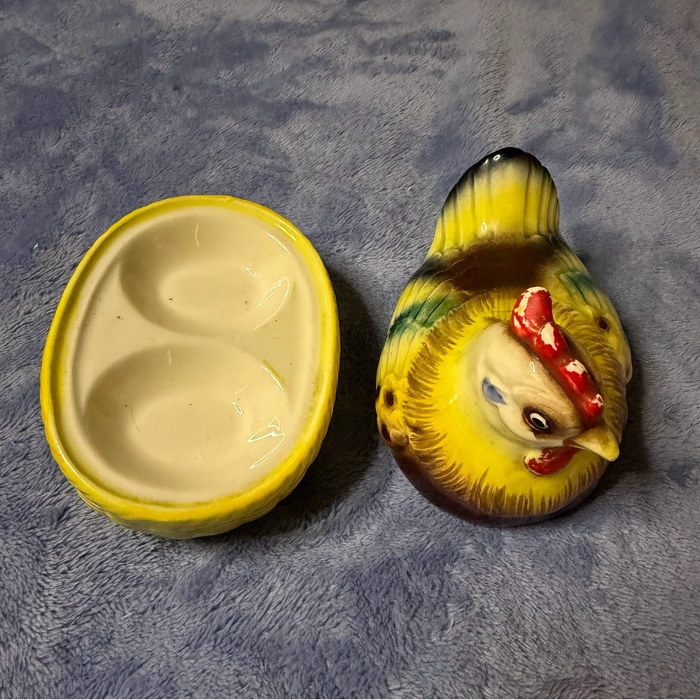 Vintage Yellow Ceramic Hen on Nest Decorative Bird Figurine - Picture 3 of 5